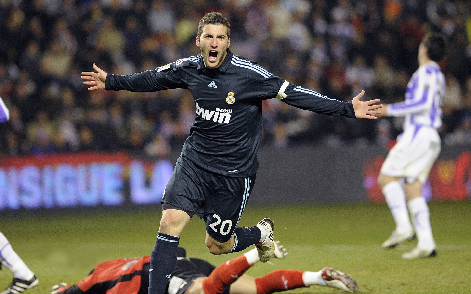 欧冠八强抽签揭晓:皇马再遇曼城,拜仁对阵阿森纳,1718赛季欧冠皇马拜仁次回合